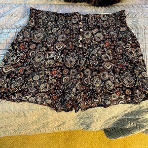 Brand new never worn super high rise shorts!